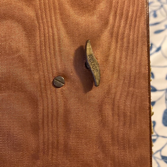 Reyes Musical Swiss Vintage Jewelry Box size 9x6x5 - Picture 10 of 16